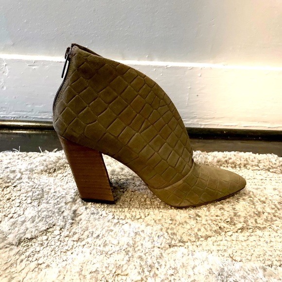 Vince Camuto Shoes - Vince Camuto Ankle Boots Size 8.5
